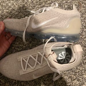 Nike women shoes size 8 not worn